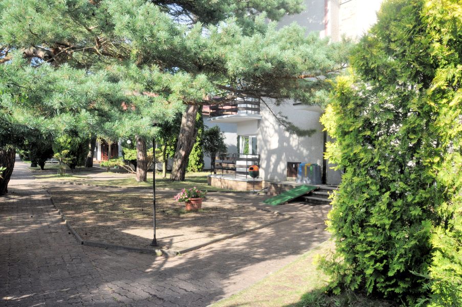 Orodek Kolonijny Geowita - cig komunikacyjny na boisko
